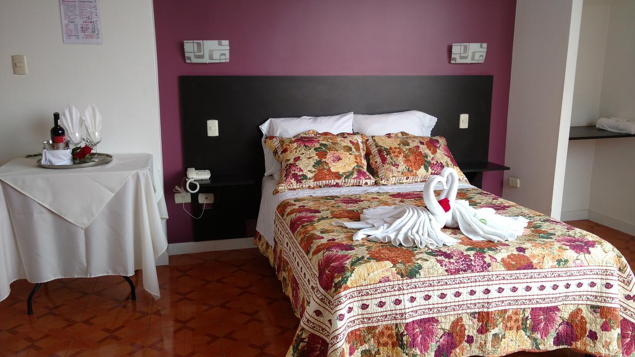 Casa Real Hotel Tacna Esterno foto